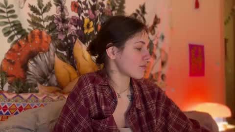 Snapshot of di_n_alex chatting on February 2025 04:35:02 PM Di Alex online show from February 2025 04:35:02 PM