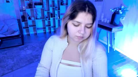 Dia online show from November 2025 07:48:02 PM