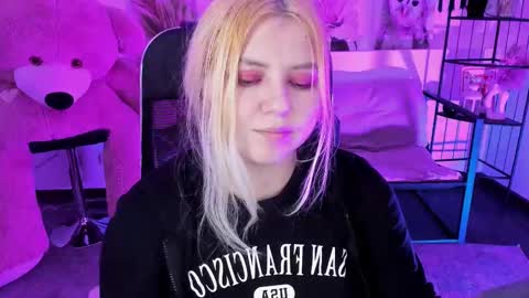 Dia online show from November 2025 10:54:02 PM