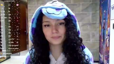 Snapshot of diamond_curls05 chatting on July 2026 04:05:01 PM DiamondCurls online show from July 2026 04:05:01 PM