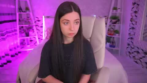 Snapshot of diamondeyeess chatting on June 2026 06:59:02 AM Sasha online show from June 2026 06:59:02 AM