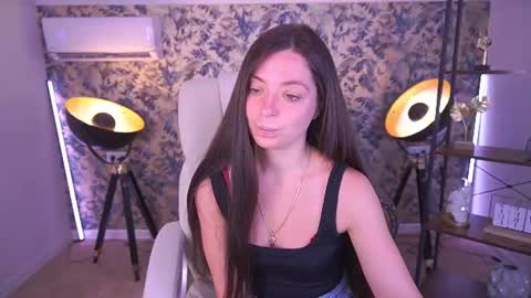 Snapshot of diamondeyeess chatting on July 2026 06:17:01 AM Sasha online show from July 2026 06:17:01 AM