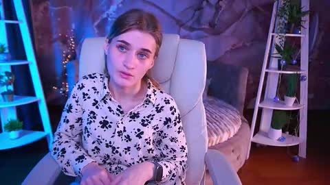 DiamondNina online show from March 2026 02:19:02 AM