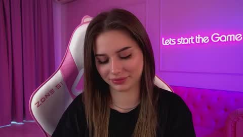 Snapshot of dianabecker chatting on May 2026 07:05:02 AM Diana online show from May 2026 07:05:02 AM