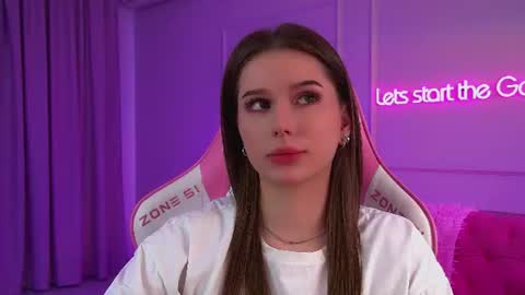 Snapshot of dianabecker chatting on June 2026 06:05:02 PM Diana online show from June 2026 06:05:02 PM
