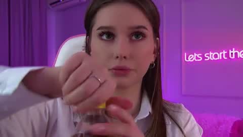 Snapshot of dianabecker chatting on June 2026 06:23:02 AM Diana online show from June 2026 06:23:02 AM