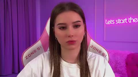 Snapshot of dianabecker chatting on June 2026 06:08:01 PM Diana online show from June 2026 06:08:01 PM