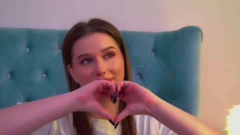Snapshot of dianabecker chatting on July 2026 11:33:02 PM Diana online show from July 2026 11:33:02 PM