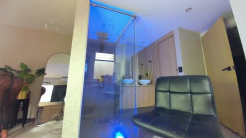 dianac1998 online show from April 2026 05:24:01 PM