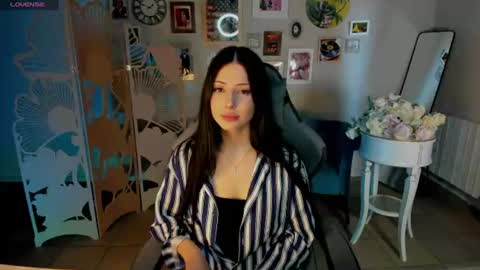 Snapshot of dianarayy chatting on June 2026 05:03:02 AM Diana online show from June 2026 05:03:02 AM