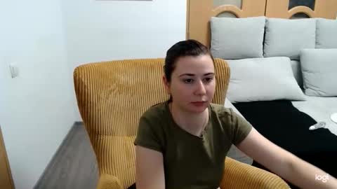 dianasmiey7 online show from April 2026 10:00:01 AM