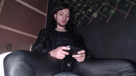 DICAPRIO online show from September 2025 02:02:01 AM