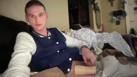 Snapshot of dickabitchdown chatting on December 2025 08:45:01 AM DickABitchDown Alexys real spanishmami online show from December 2025 08:45:01 AM