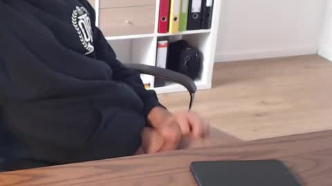 dickeeier96 online show from November 2025 09:08:02 AM