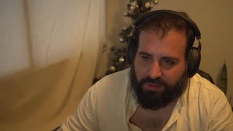 Snapshot of dicristalino chatting on December 2024 10:41:01 PM Cristian Dipolino online show from December 2024 10:41:01 PM