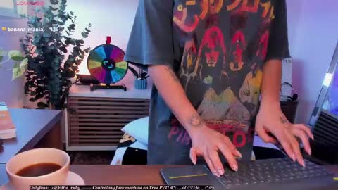 Snapshot of digitalkisses chatting on March 2026 08:42:01 PM Estef Ger online show from March 2026 08:42:01 PM