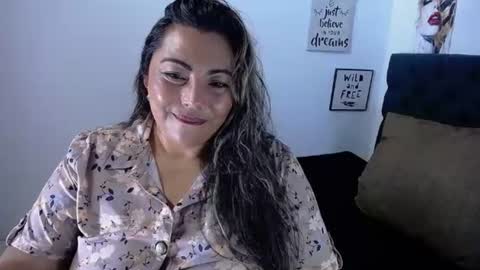 Snapshot of dihayara chatting on June 2026 04:45:01 AM Mariana online show from June 2026 04:45:01 AM