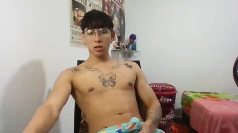 Snapshot of dillom420 chatting on January 2025 05:29:02 AM dillom420 online show from January 2025 05:29:02 AM