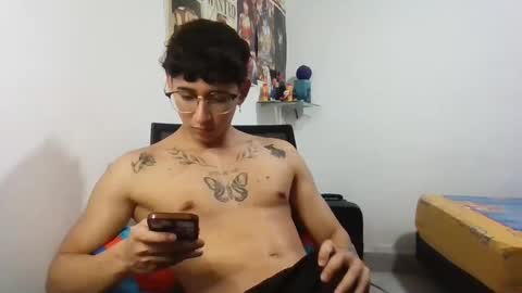 Snapshot of dillom420 chatting on January 2025 04:03:01 AM dillom420 online show from January 2025 04:03:01 AM