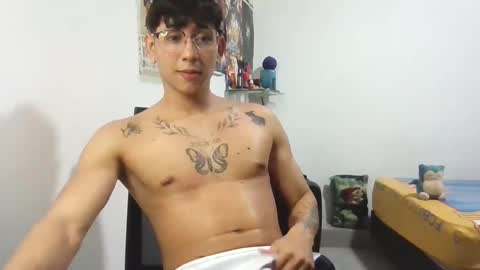 Snapshot of dillom420 chatting on February 2025 04:33:02 AM dillom420 online show from February 2025 04:33:02 AM