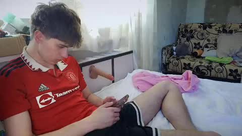 Snapshot of dimamozaev400 chatting on April 2026 04:17:01 AM Dima online show from April 2026 04:17:01 AM