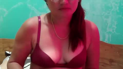 Snapshot of dimple_42 chatting on January 2025 01:08:01 AM Dimple online show from January 2025 01:08:01 AM