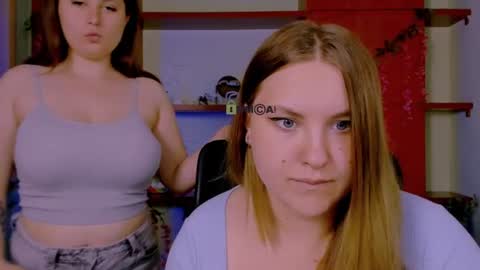 Snapshot of dina_bloom chatting on June 2026 07:35:01 PM dina_bloom online show from June 2026 07:35:01 PM