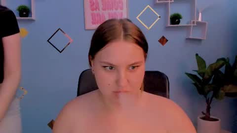 Snapshot of dina_bloom chatting on July 2026 08:33:02 PM dina_bloom online show from July 2026 08:33:02 PM