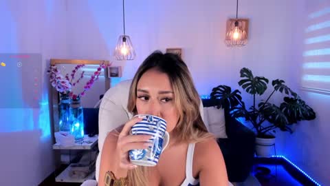   online show from January 2025 12:15:01 PM