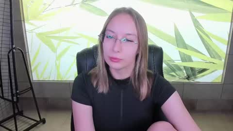Snapshot of dina_sunshine chatting on March 2026 04:01:02 PM Dina online show from March 2026 04:01:02 PM