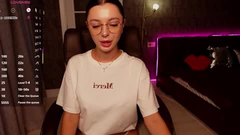 Snapshot of dinacandy chatting on September 2025 05:29:01 AM dinacandy online show from September 2025 05:29:01 AM