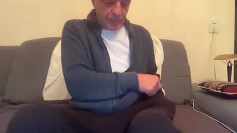 dinnerout1111 online show from October 2025 09:25:01 PM