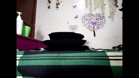 Snapshot of diora_squirt_juicy chatting on November 2025 07:56:01 AM diora_squirt_juicy online show from November 2025 07:56:01 AM