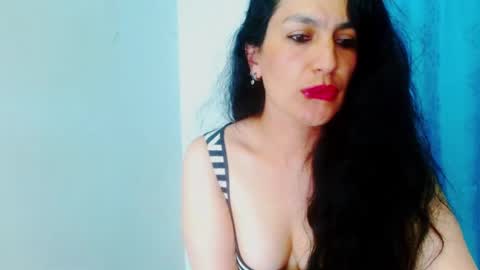 diosa_gil online show from April 2026 01:43:01 AM