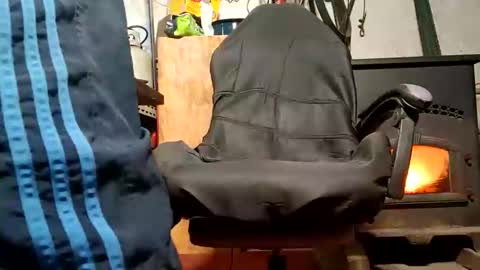 dirtmcgirt82 online show from December 2024 06:43:01 AM