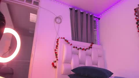 Samantha  online show from February 2026 11:01:01 PM