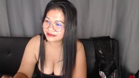 LatexQueen online show from September 2025 12:30:01 PM