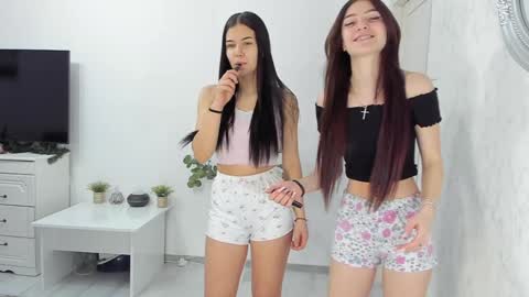 Gyna    Josie    online show from March 2025 04:02:02 AM