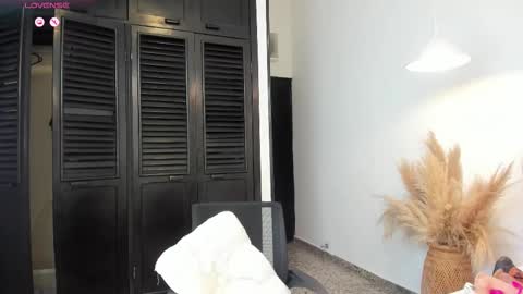 Angelica online show from October 2025 06:30:02 PM