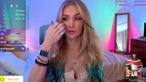 Snapshot of disney__princess chatting on April 2026 05:18:02 AM JASMINE online show from April 2026 05:18:02 AM