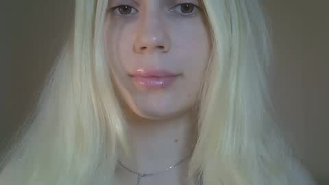 DitaMilton online show from April 2026 08:17:01 PM