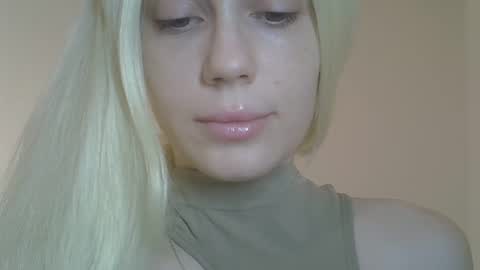 DitaMilton online show from April 2026 05:24:02 PM