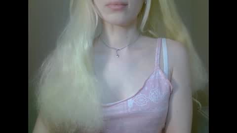 Snapshot of ditamilton chatting on April 2026 08:57:02 PM DitaMilton online show from April 2026 08:57:02 PM