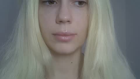 Snapshot of ditamilton chatting on May 2026 11:15:01 AM DitaMilton online show from May 2026 11:15:01 AM