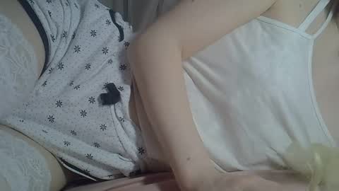 Snapshot of ditamilton chatting on May 2026 04:04:02 PM DitaMilton online show from May 2026 04:04:02 PM