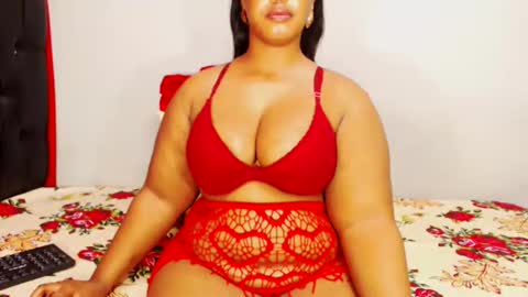 divinebooty93 online show from December 2025 07:01:02 AM