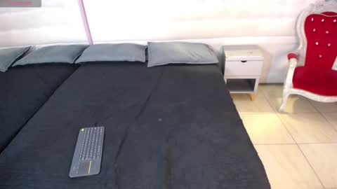 DivineLust  online show from October 2025 02:07:01 PM