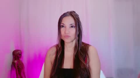 Snapshot of divinelynn chatting on February 2025 04:35:01 PM DivineLynn online show from February 2025 04:35:01 PM