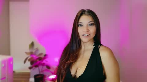 DivineLynn online show from March 2026 05:21:01 PM