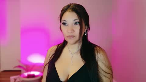 DivineLynn online show from March 2026 12:09:01 PM